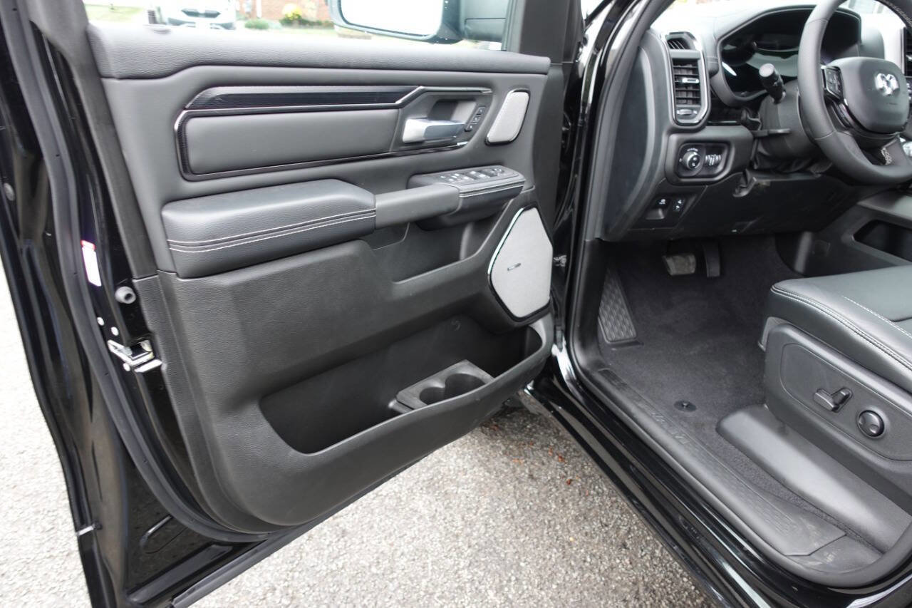 Used 2025 RAM 1500 Sport w/ Sport Level 1 Equipment Group AWD/4WD image 19
