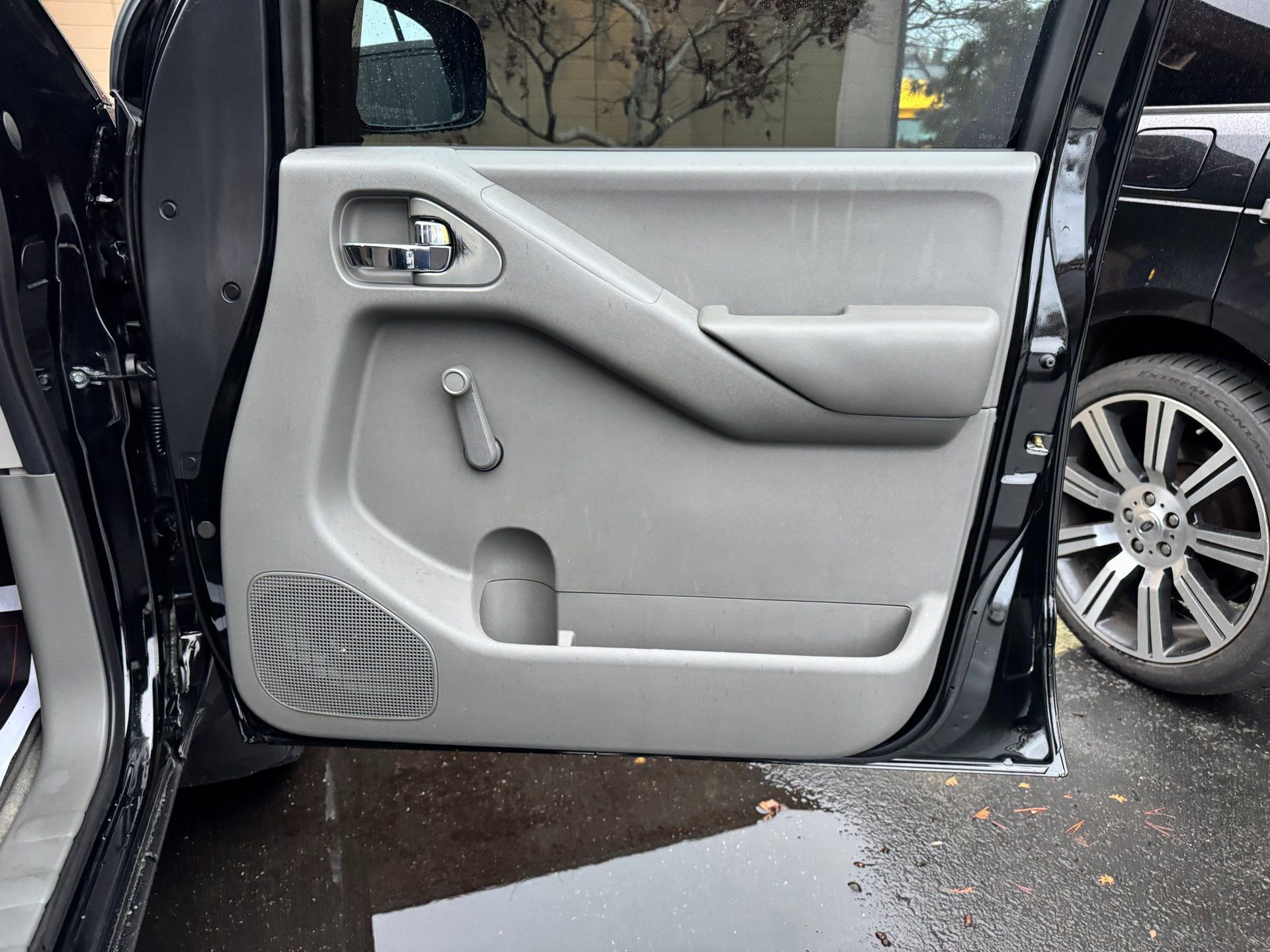 Used 2012 Nissan Frontier S image 33