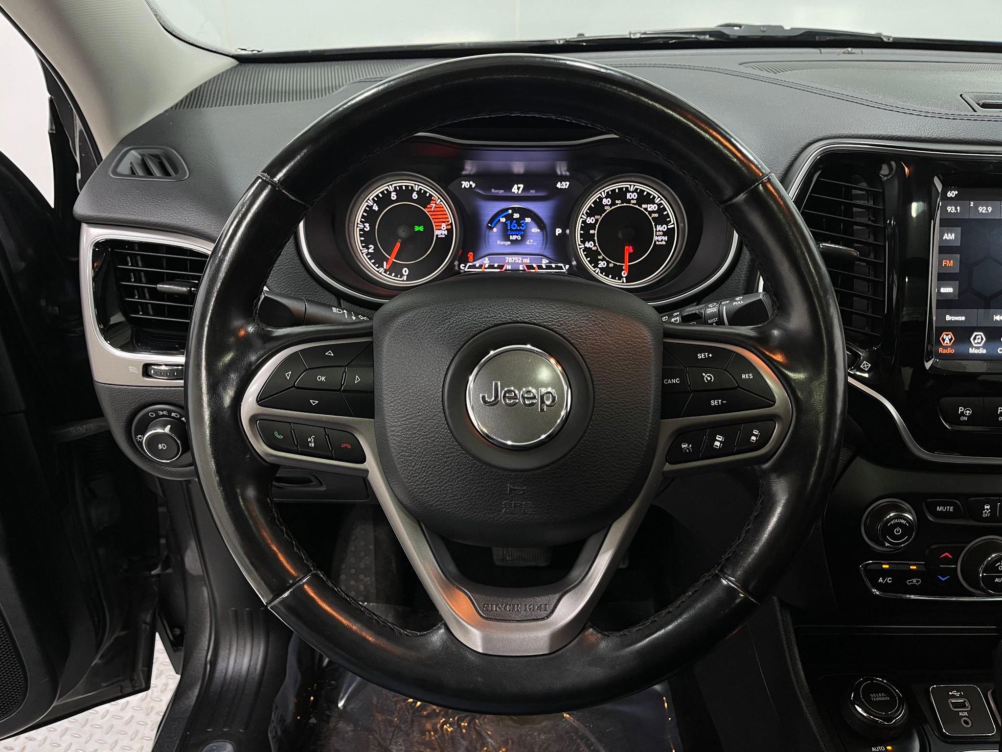 Used 2021 Jeep Cherokee Limited image 22