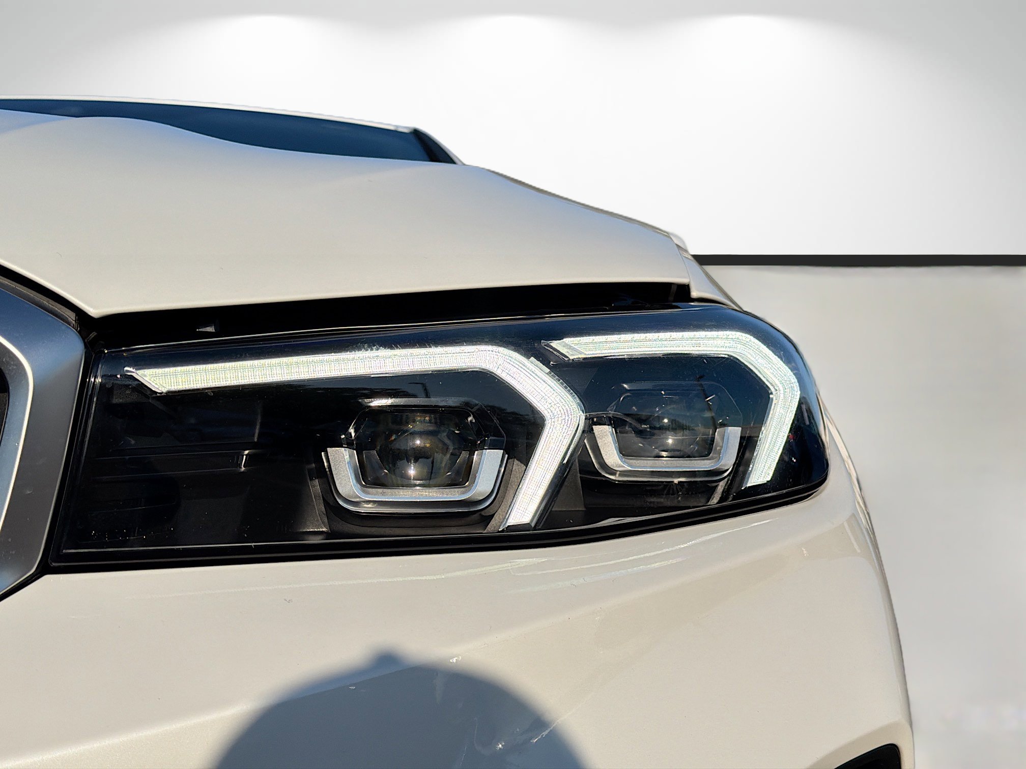 Used 2025 BMW 330i Sedan image 9