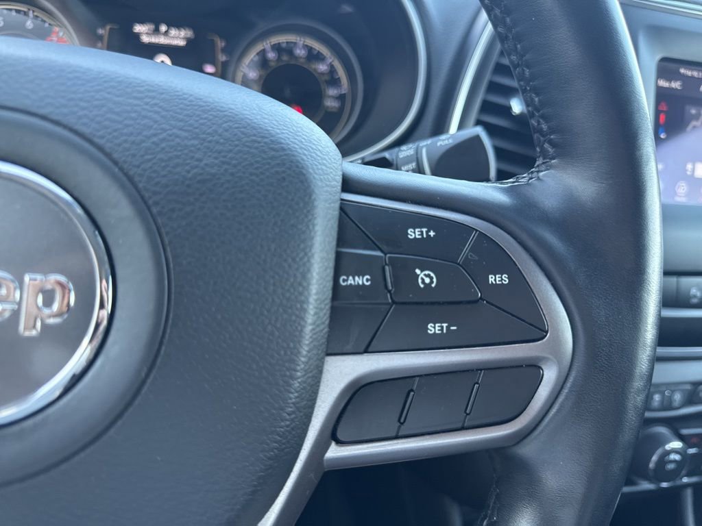 Used 2021 Jeep Cherokee Latitude Lux FWD image 18