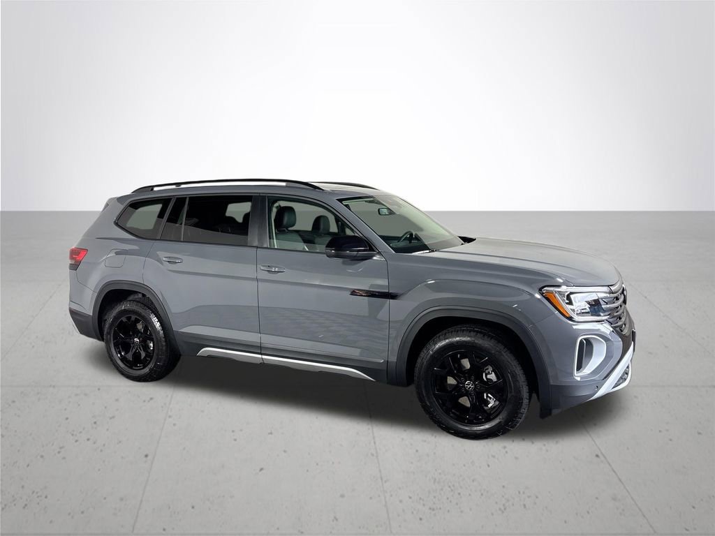 New 2026 Volkswagen Atlas Peak Edition image 4