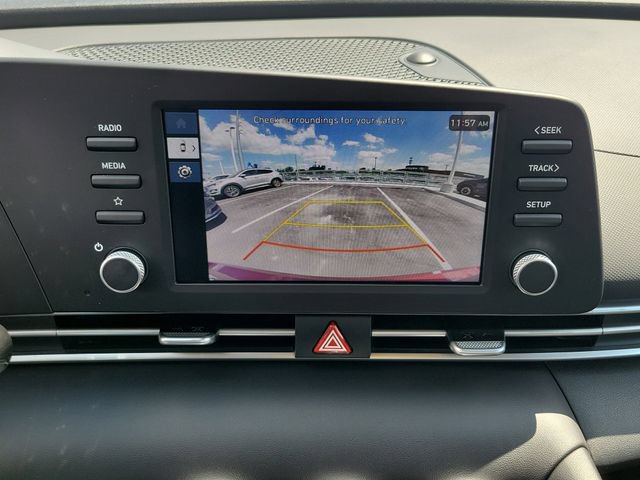 Certified 2025 Hyundai Elantra SE FWD image 22