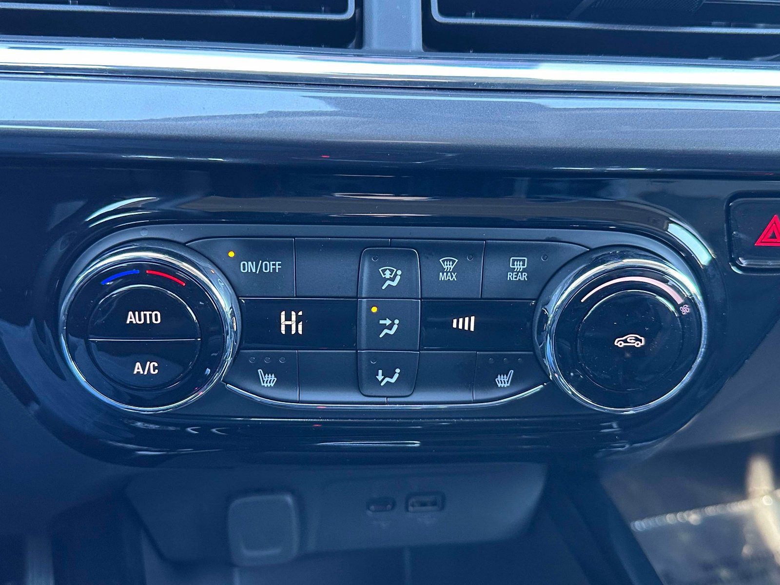 Certified 2025 Chevrolet Trax ACTIV w/ Driver Confidence Package image 12