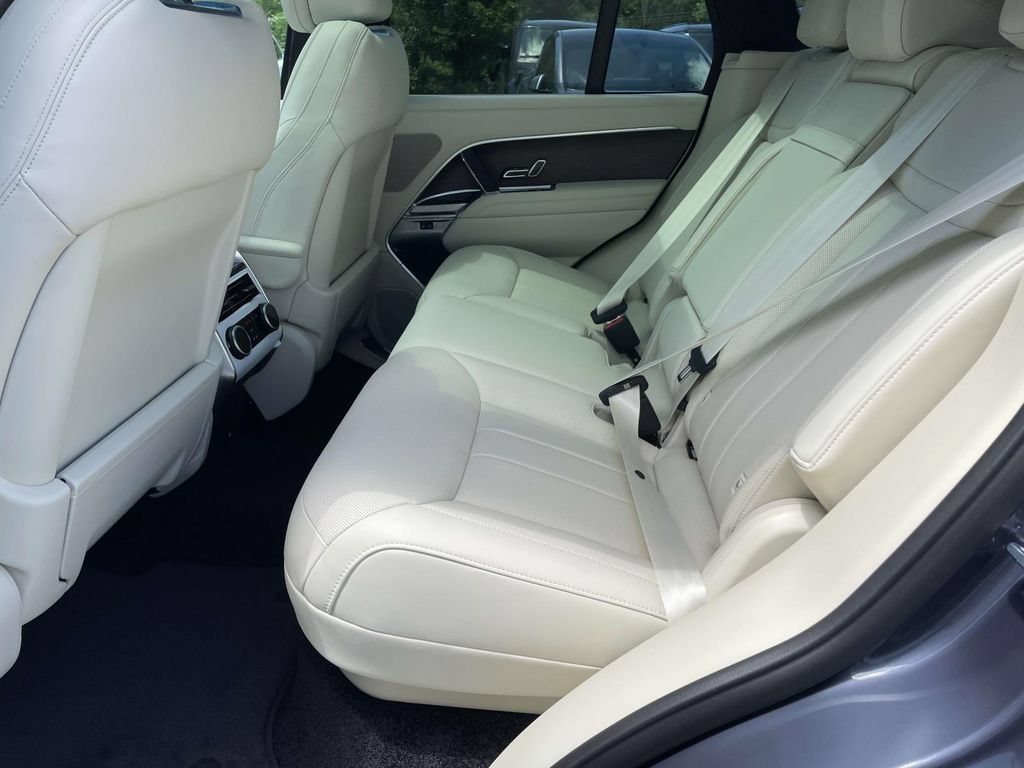 New 2026 Land Rover Range Rover SE AWD/4WD image 16