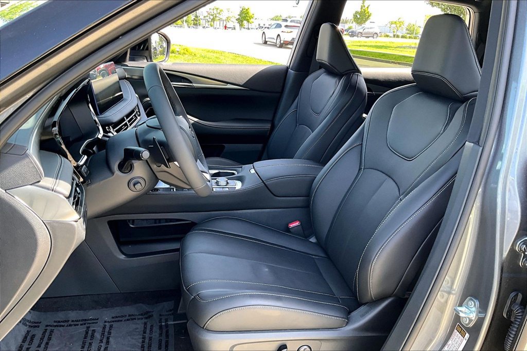 New 2027 INFINITI QX60 Sport w/ Dark Cargo Package AWD/4WD image 9