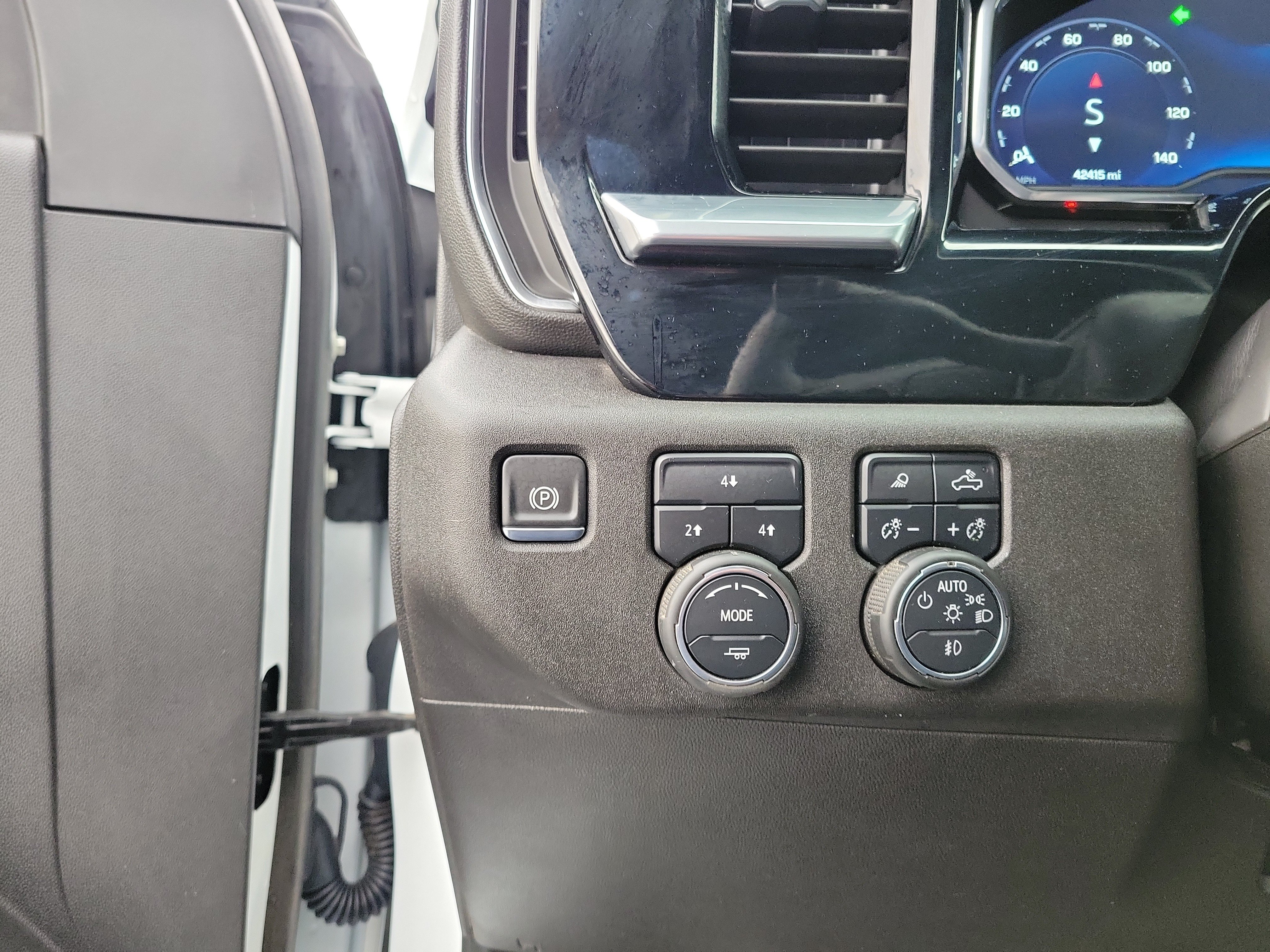 Used 2025 Chevrolet Silverado 2500 LT w/ Safety Package AWD/4WD image 21