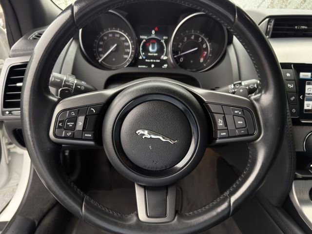 Used 2016 Jaguar F-TYPE Coupe image 13