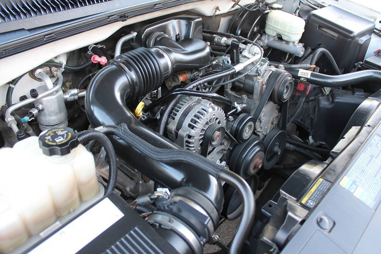 Used 2006 Chevrolet Silverado 1500 W/T RWD image 21