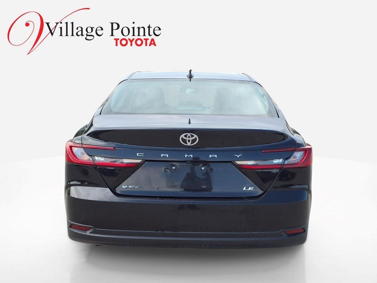Used 2025 Toyota Camry LE FWD image 4