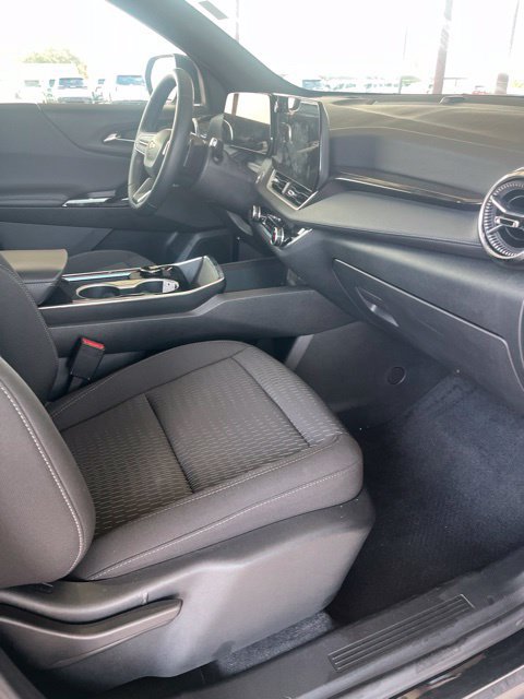 Used 2026 Chevrolet Equinox LT AWD/4WD image 11