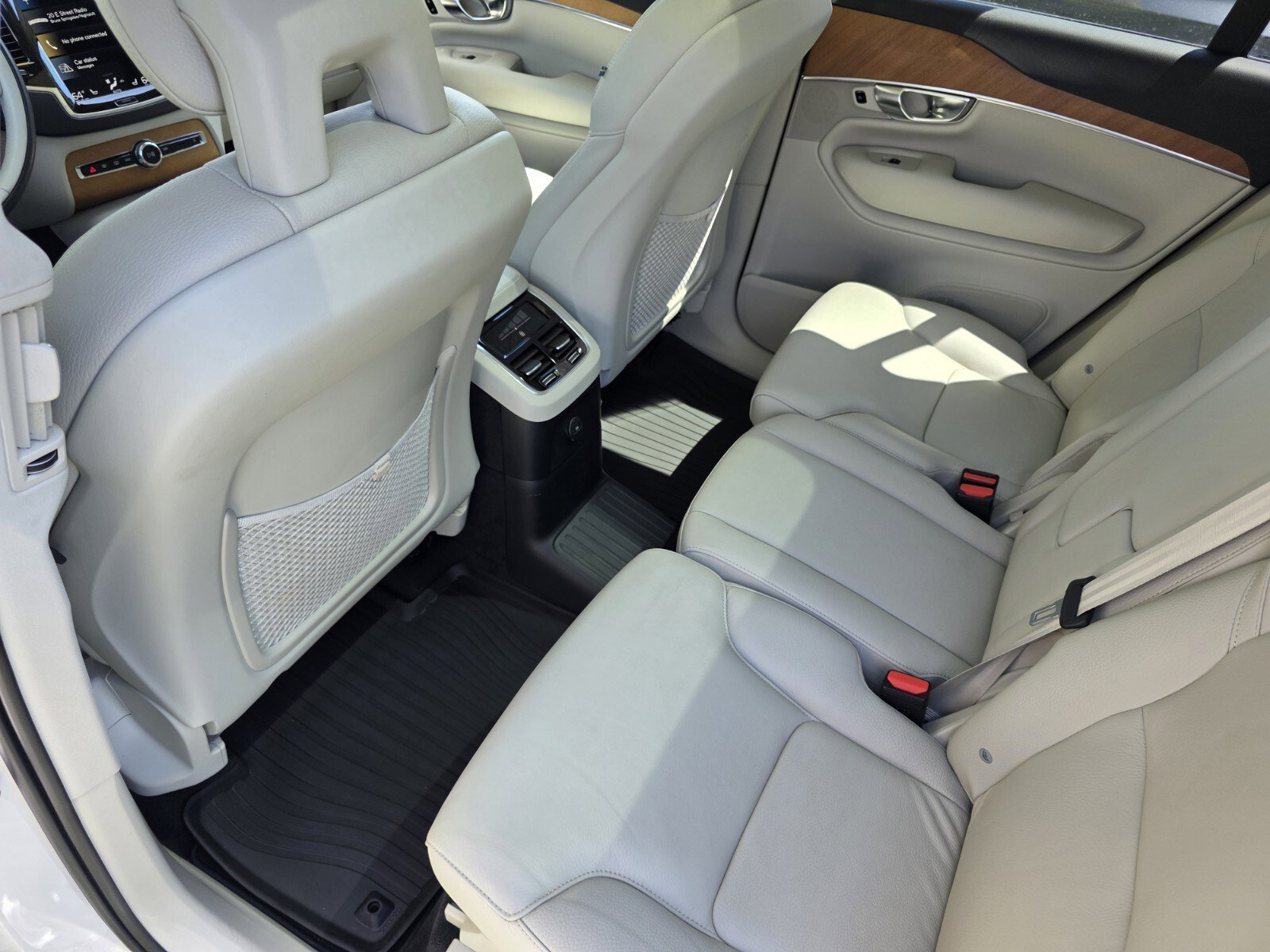 Used 2022 Volvo XC90 T8 Inscription Expression w/ Advanced Package AWD/4WD image 15