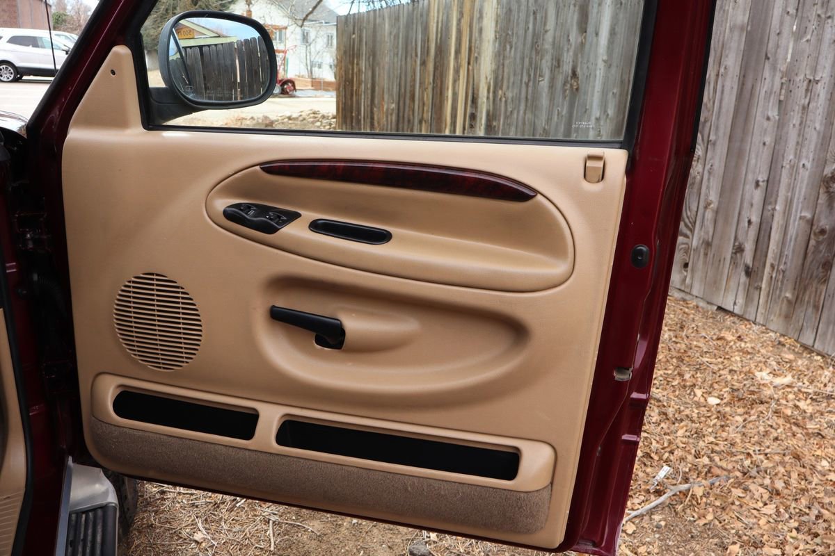 Used 2001 Dodge Ram 2500 Truck ST image 26