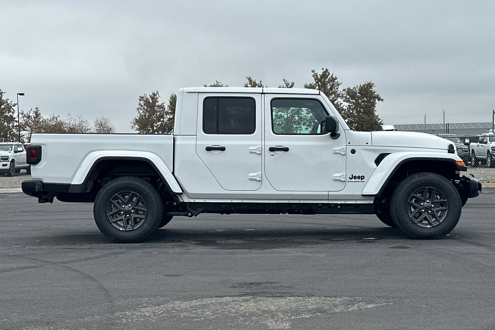 New 2026 Jeep Gladiator Sport image 2