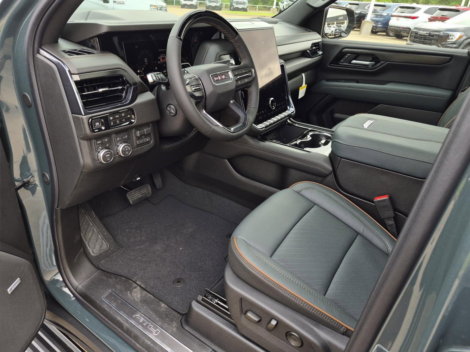 New 2026 GMC Yukon XL AT4 w/ AT4 Premium Plus Package image 9