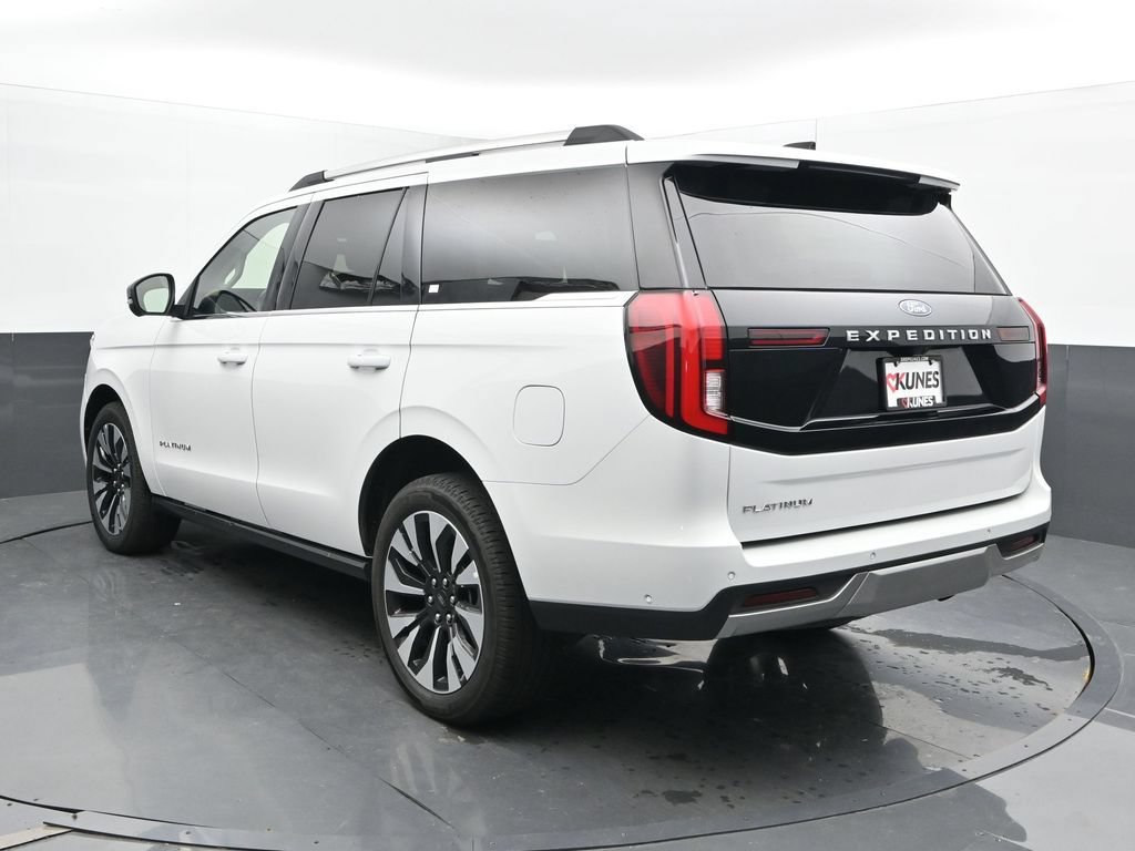 Used 2025 Ford Expedition Platinum w/ Driver's Package AWD/4WD image 11