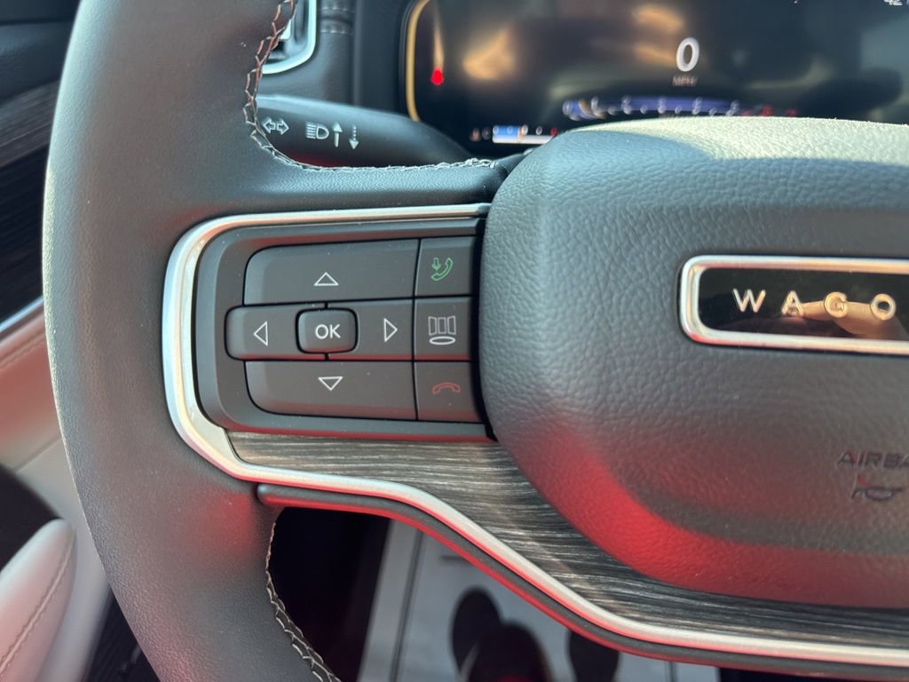 Certified 2023 Jeep Wagoneer Series III w/ Preferred Equipment Group image 12