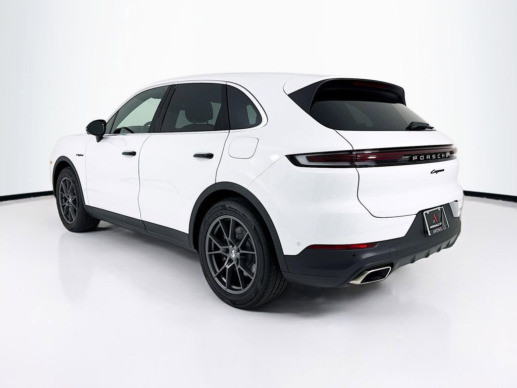 Certified 2025 Porsche Cayenne E-Hybrid image 3
