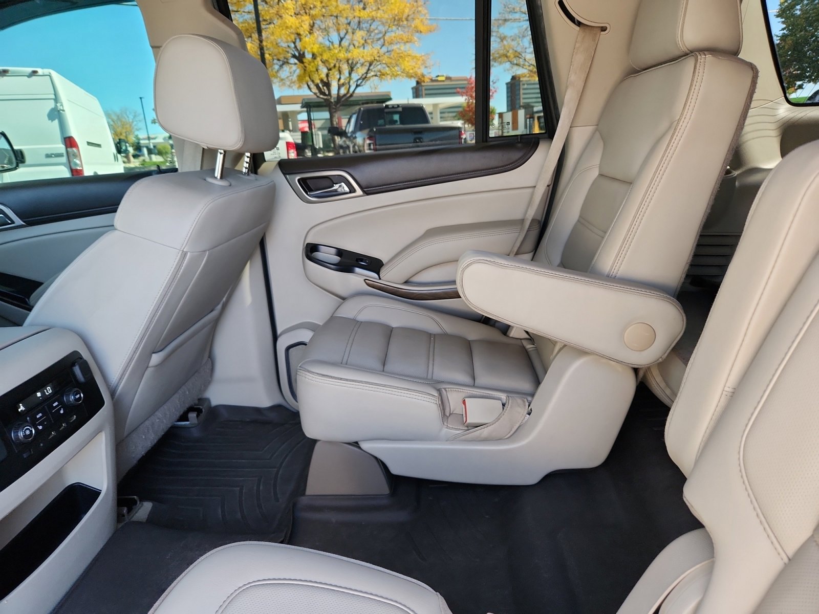 Used 2018 GMC Yukon Denali w/ Denali Ultimate Package image 17
