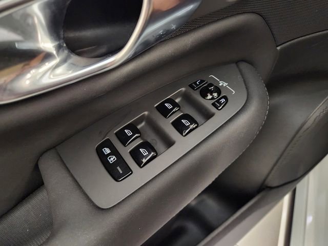 Used 2025 Volvo XC90 B5 Core w/ Protection Package image 23