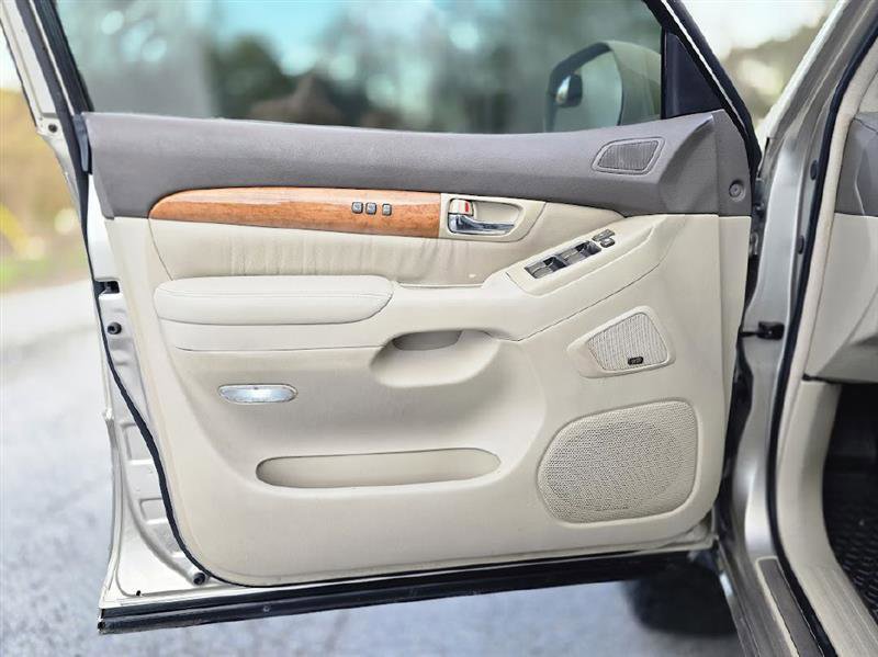 Used 2005 Lexus GX 470 image 39