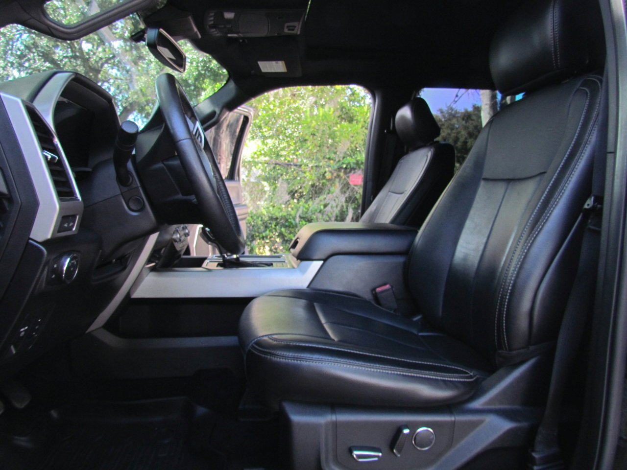 Used 2018 Ford F150 Lariat w/ Equipment Group 502A Luxury image 21