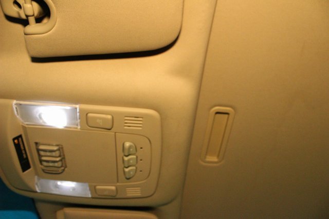 Used 2010 Cadillac DTS Premium image 25