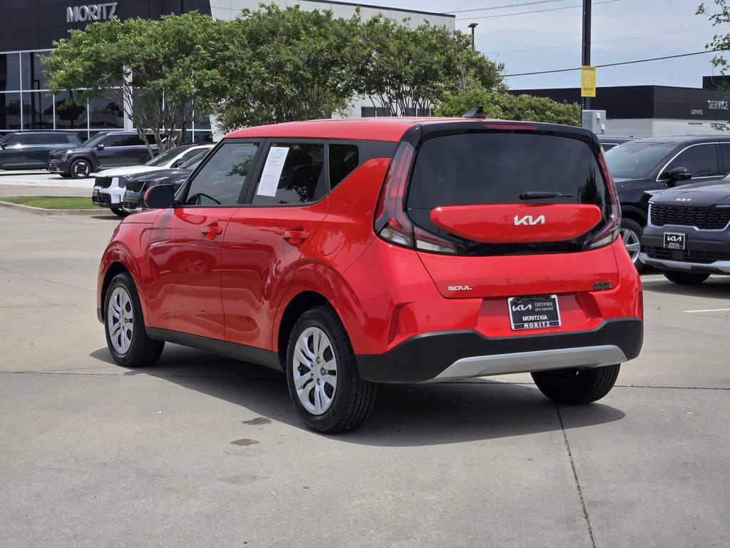 Certified 2023 Kia Soul LX FWD image 3