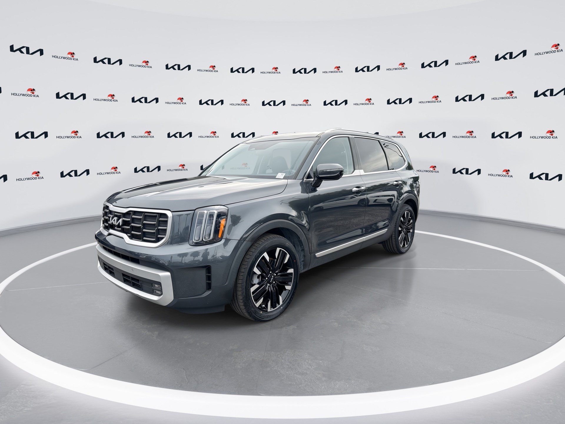 Certified 2024 Kia Telluride SX w/ Towing Package AWD/4WD image 4
