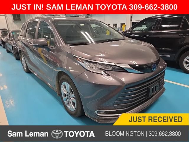 Used 2023 Toyota Sienna Limited AWD/4WD image 1
