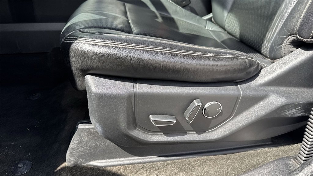 Used 2017 Ford F350 Lariat w/ Chrome Package image 42