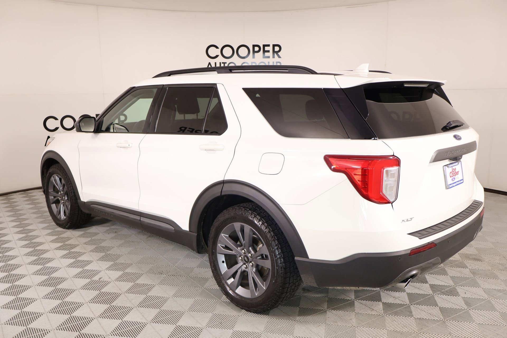 Used 2024 Ford Explorer XLT w/ Equipment Group 202A image 24