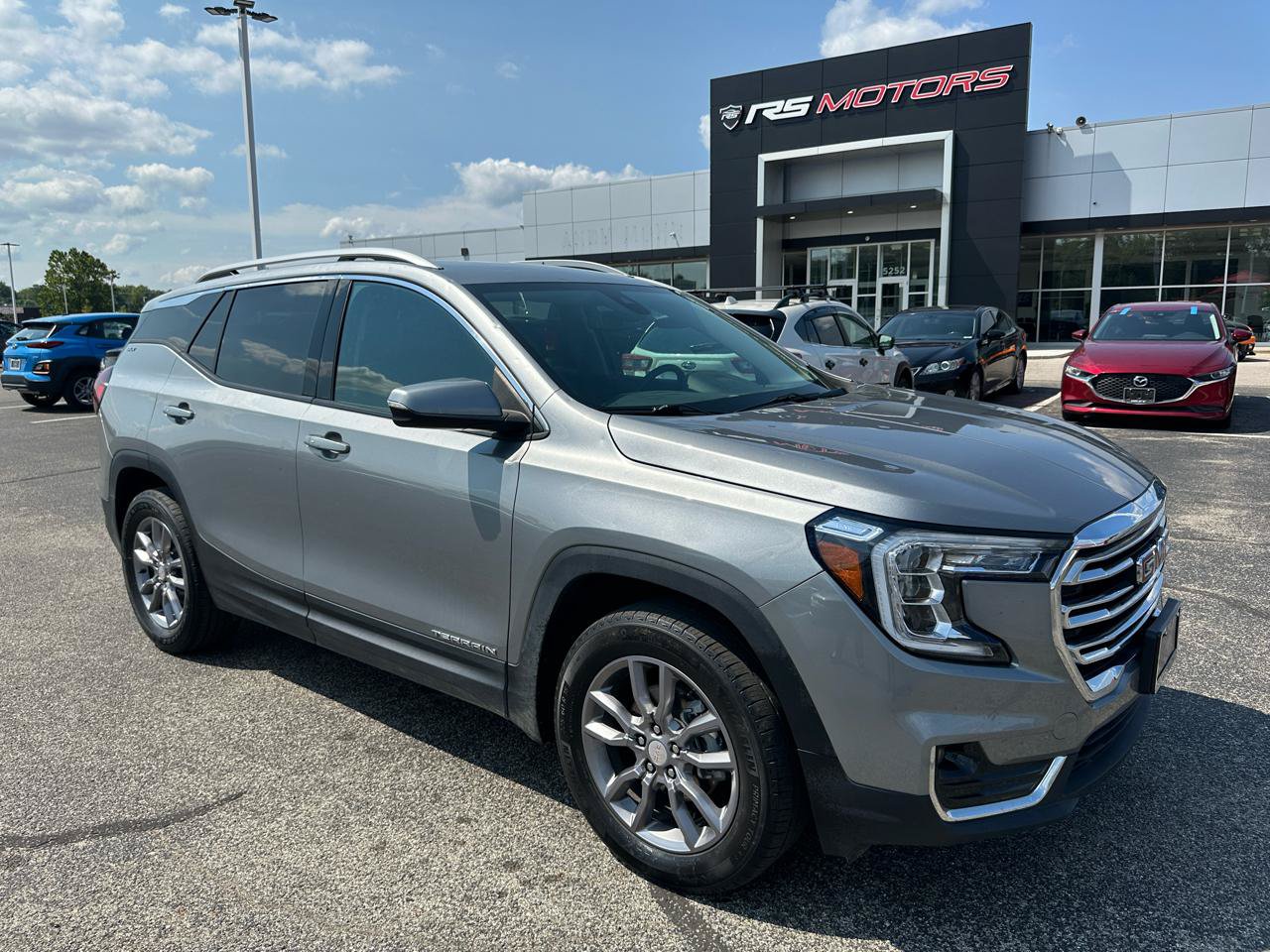 Used 2024 GMC Terrain SLT