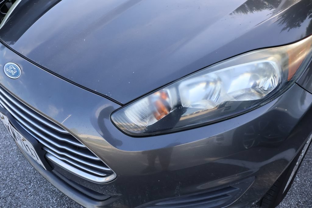 Used 2015 Ford Fiesta SE FWD image 3