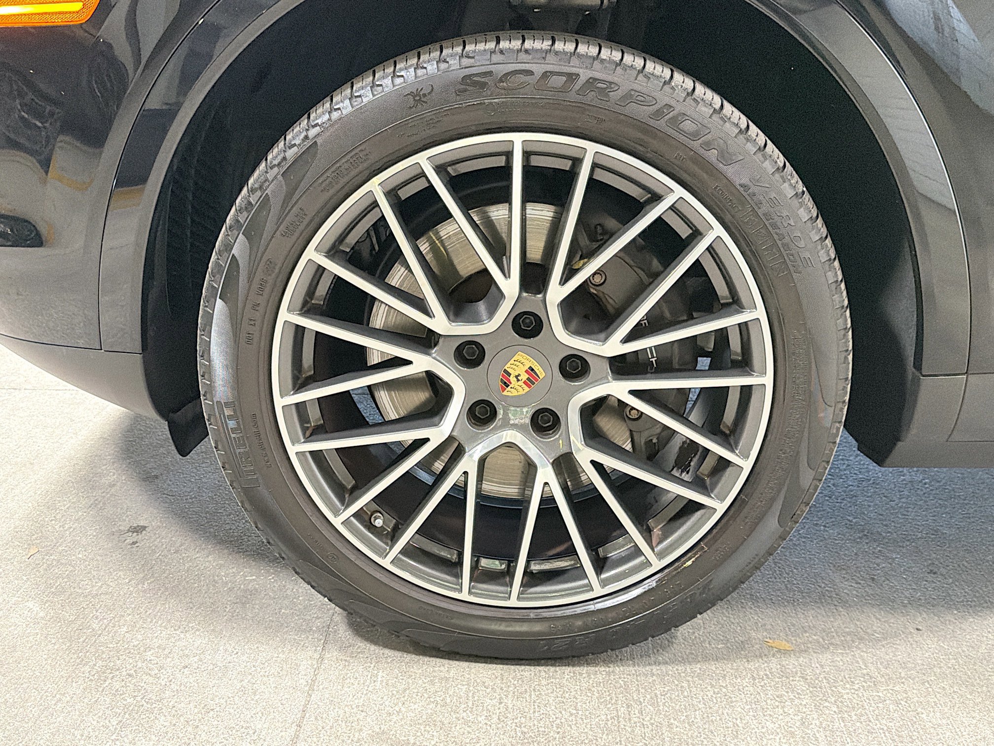 Certified 2023 Porsche Cayenne AWD/4WD image 42
