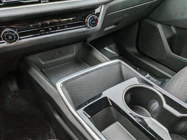 Used 2025 Chevrolet Equinox LT image 12