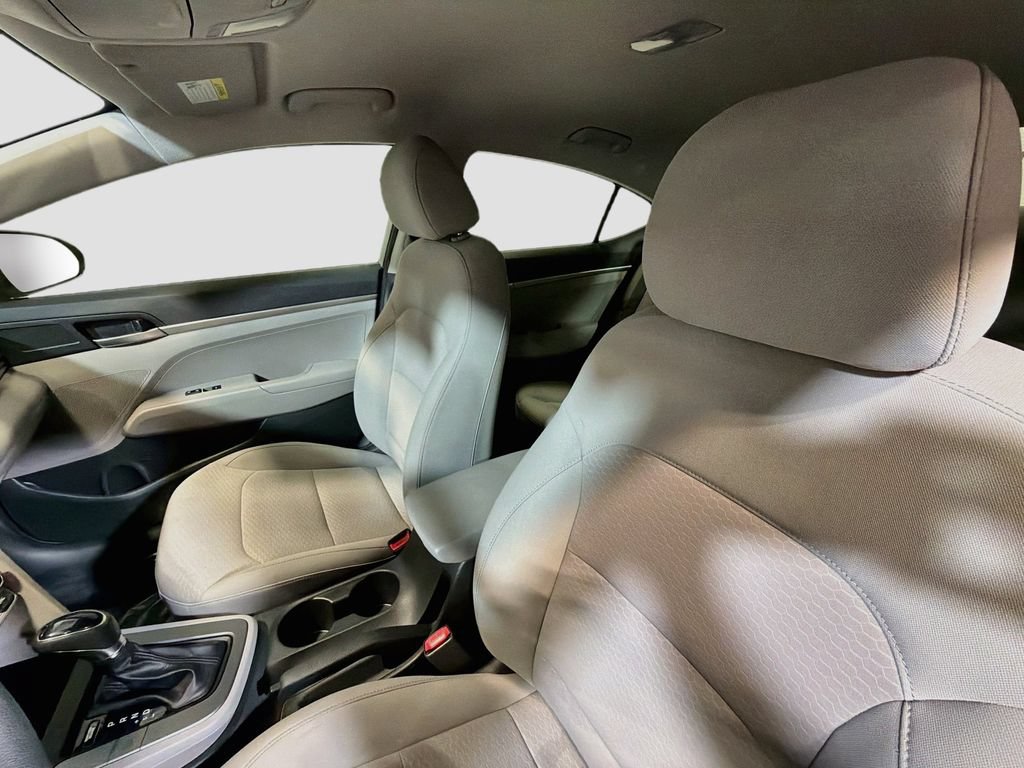 Used 2020 Hyundai Elantra SE FWD image 19