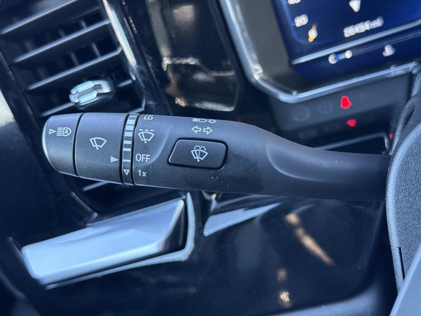 Used 2023 Chevrolet Silverado 1500 LT image 8