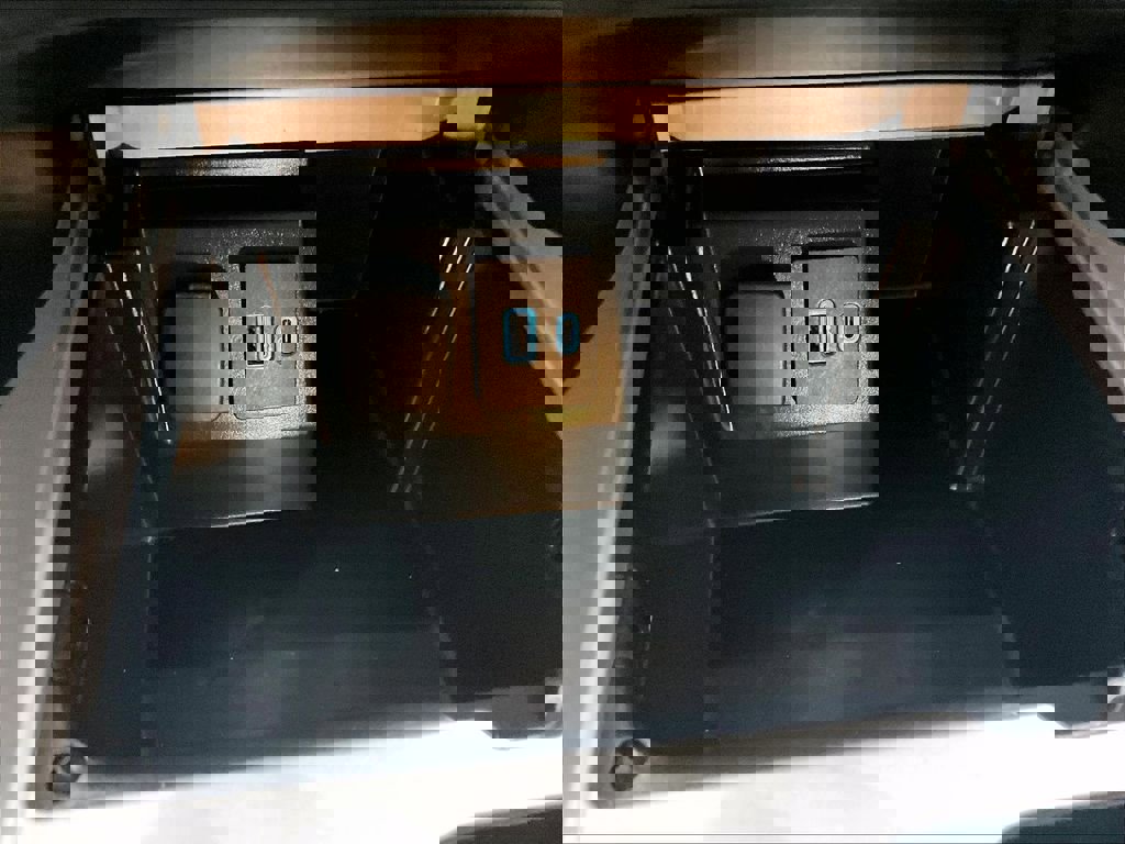 Used 2023 Ford Explorer Limited w/ Equipment Group 301A AWD/4WD image 27