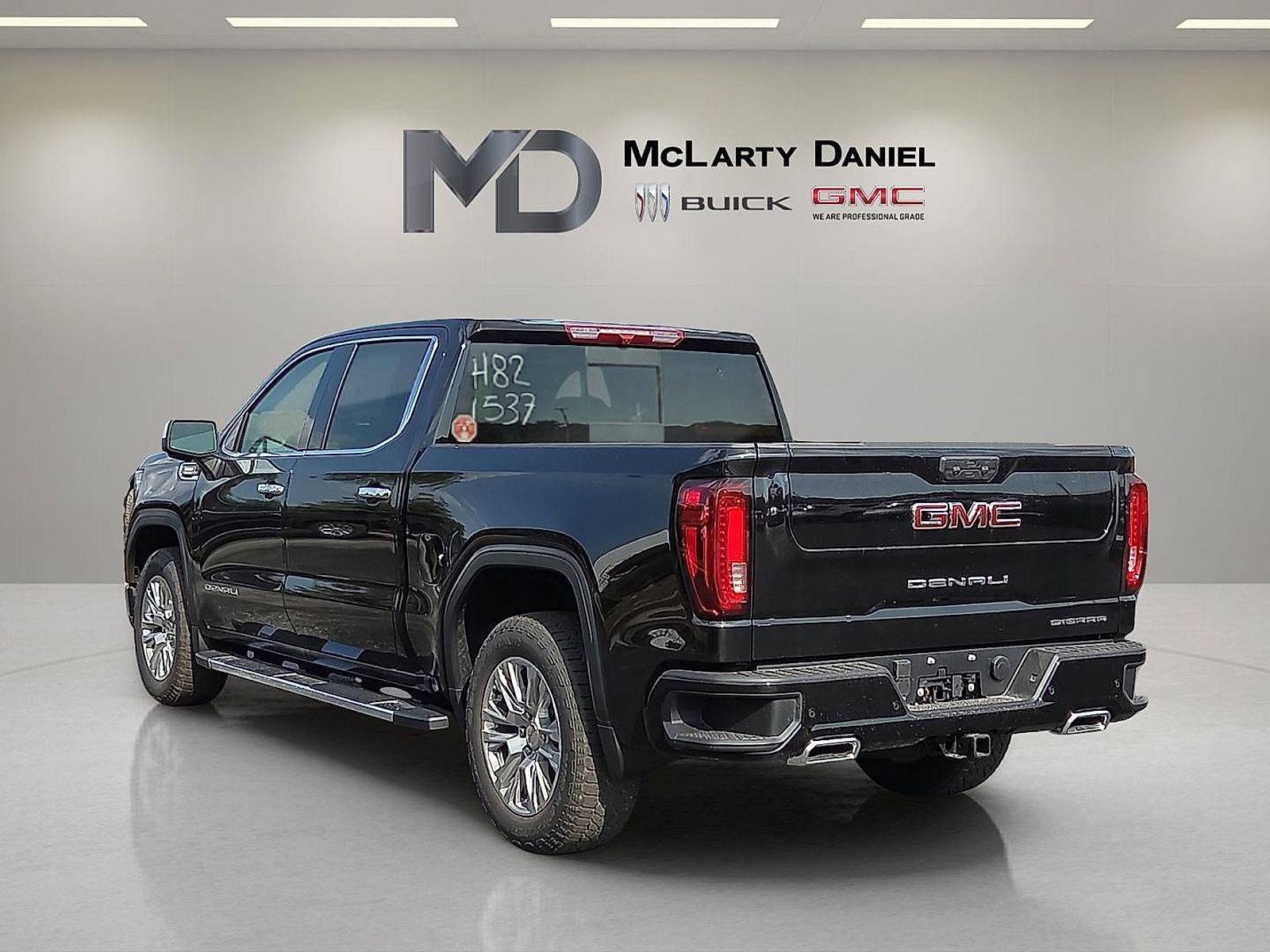Used 2026 GMC Sierra 1500 Denali AWD/4WD image 4