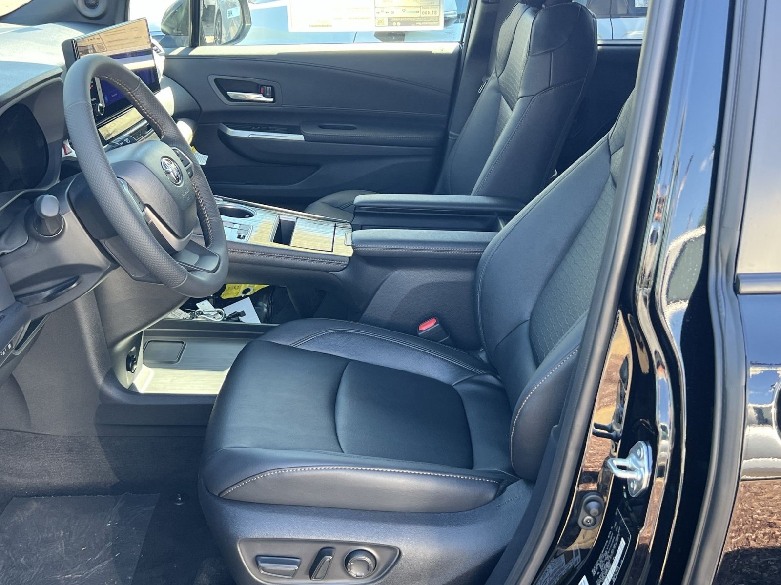New 2026 Toyota Sienna XLE Woodland Edition AWD/4WD image 7