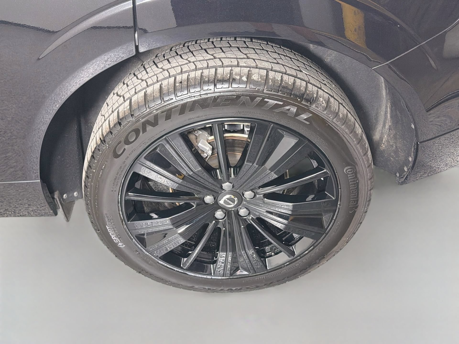 Certified 2023 Volvo XC60 B5 Plus w/ Protection Package Premier FWD image 32