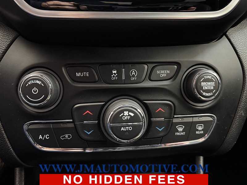 Used 2019 Jeep Cherokee Limited image 25