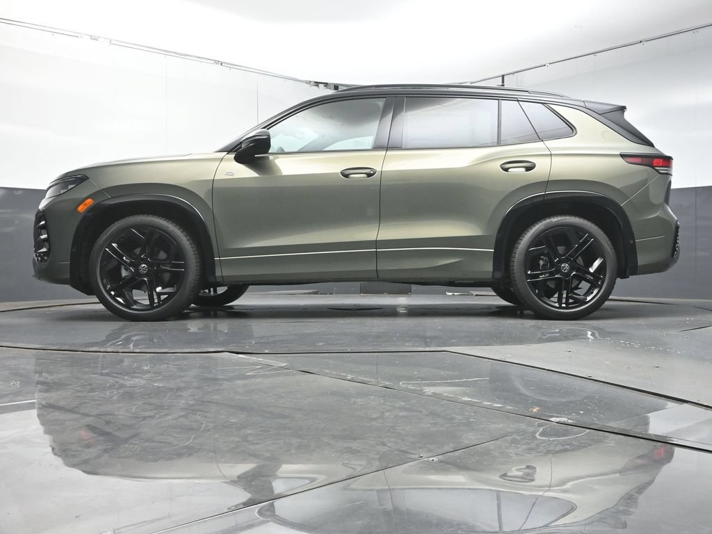 New 2026 Volkswagen Tiguan SE R-Line FWD image 40