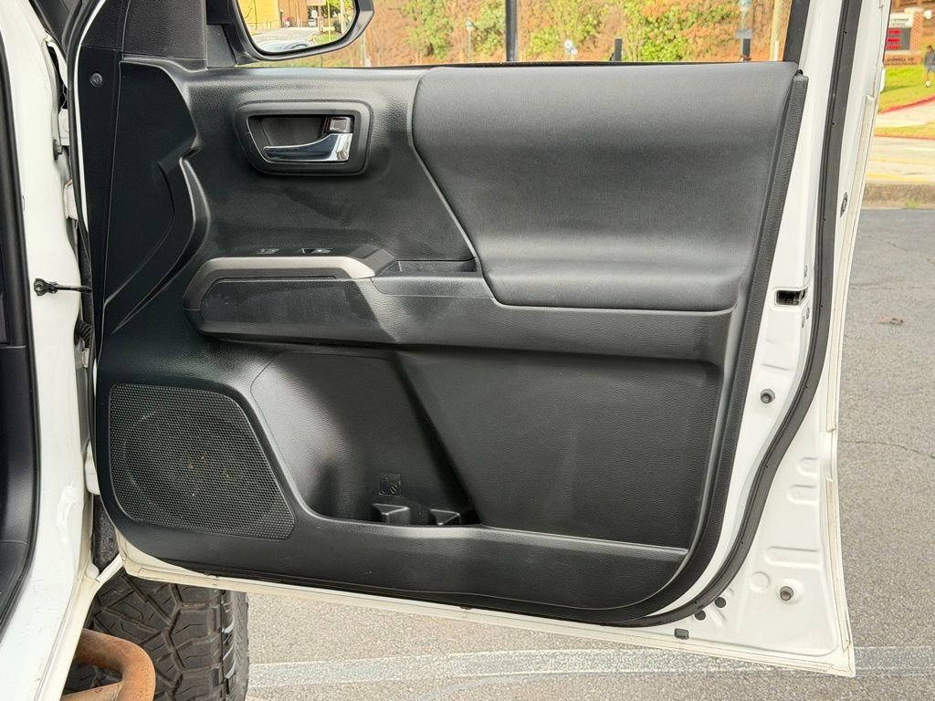 Used 2019 Toyota Tacoma TRD Off-Road image 34
