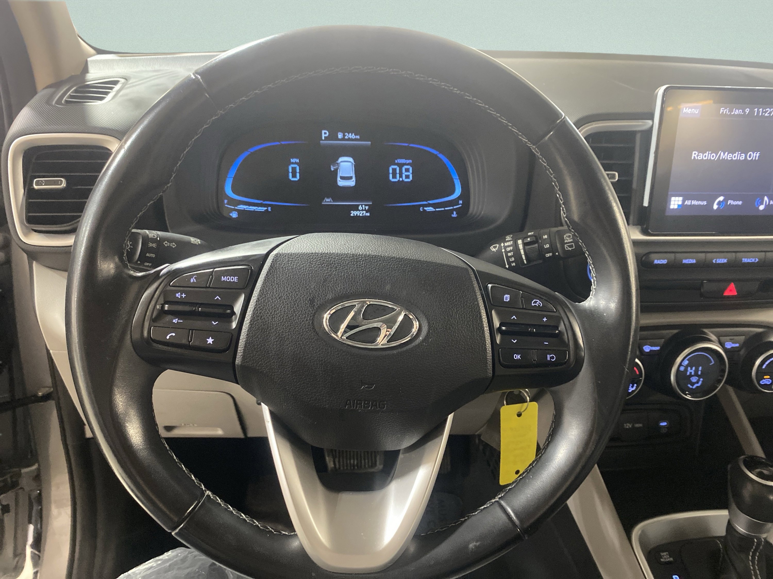 Used 2023 Hyundai Venue SEL image 18