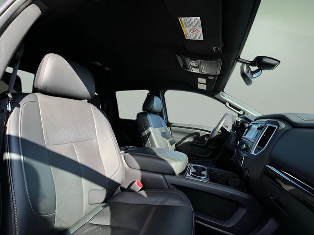 Used 2018 Nissan Titan SL w/ Midnight Edition image 37