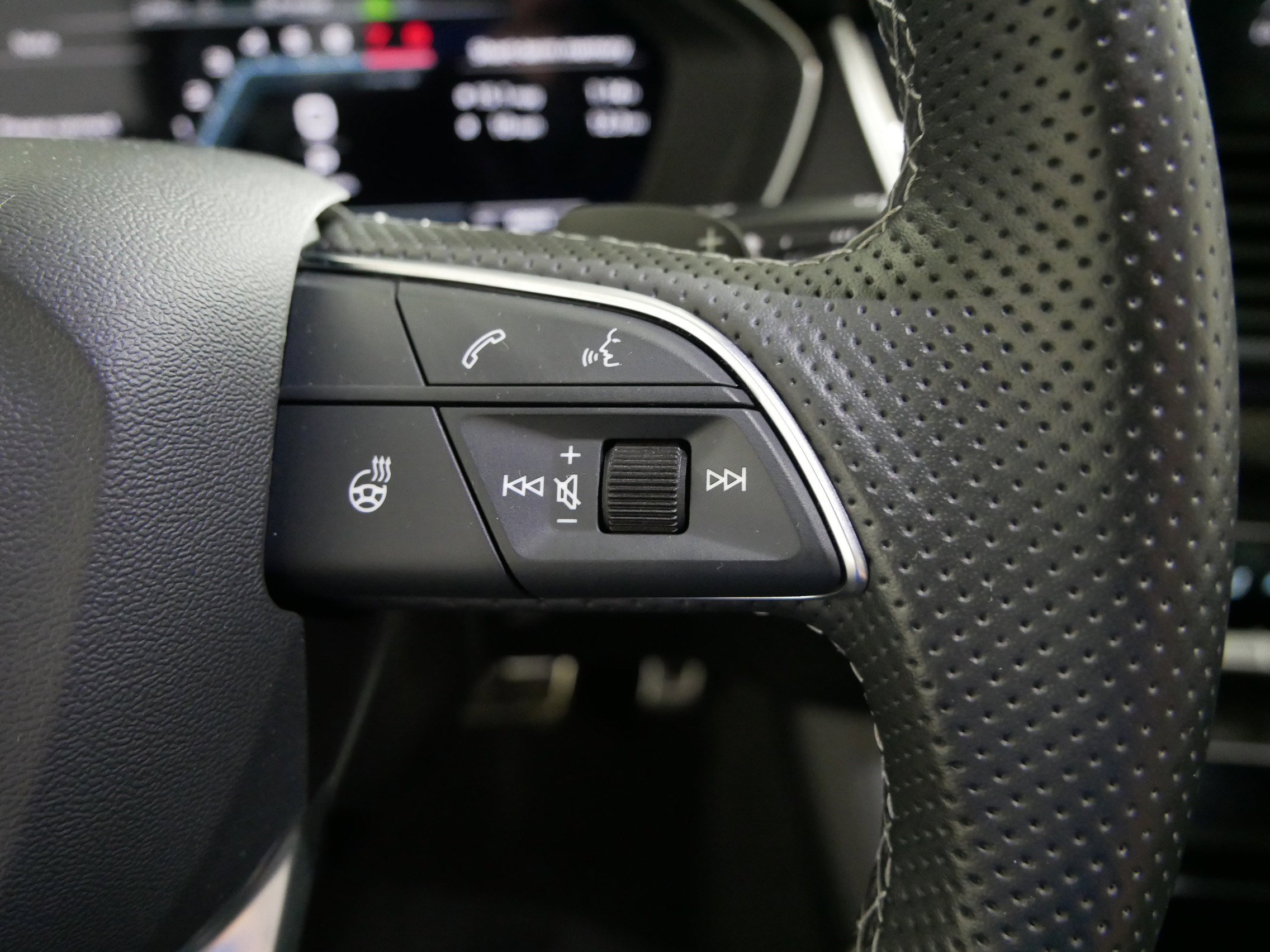 Used 2022 Audi SQ5 Prestige w/ Prestige Package image 28