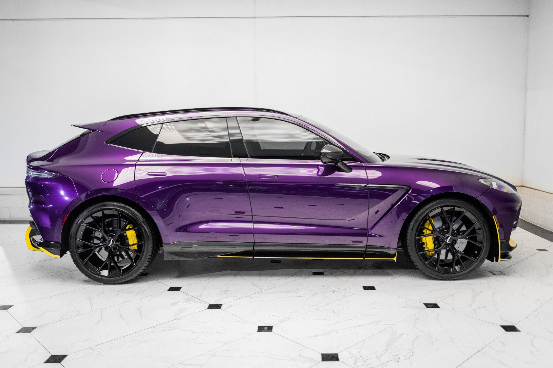 Used 2024 Aston Martin DBX 707 image 39