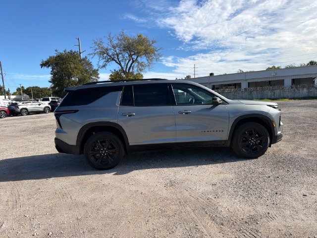 New 2027 Chevrolet Traverse LT w/ Midnight/Sport Edition FWD image 14